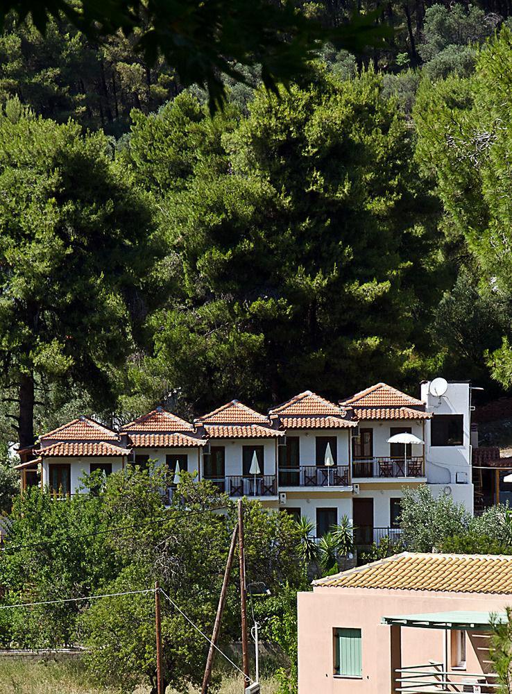The Pine Trees Aparthotel Agnontas Exteriör bild